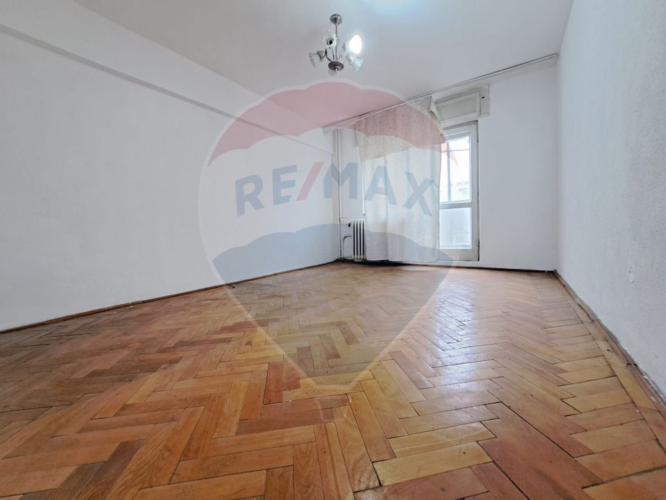 Apartament cu 3 camere de vanzare in zona Unirii