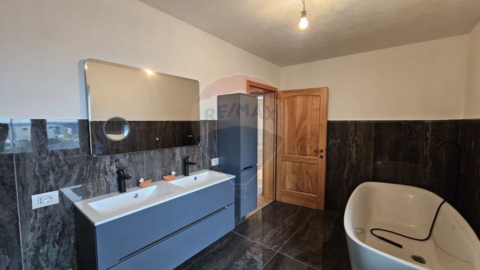 Casă / Vilă de lux, Scheia, Suceava