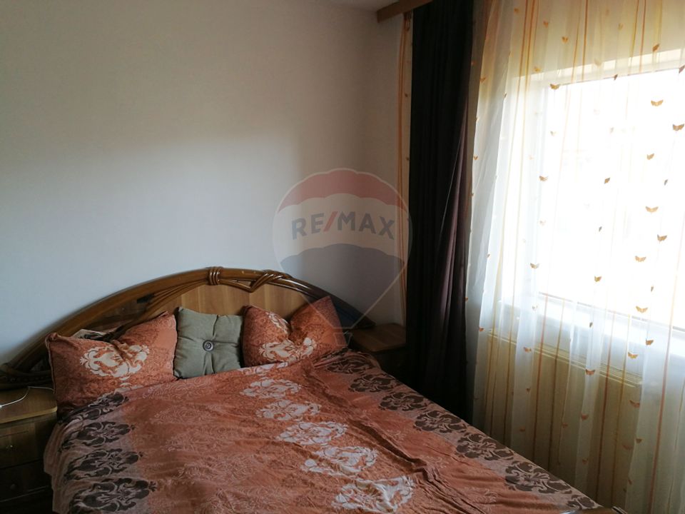 Apartament cu 3 camere decomandate, dublă orientare + Garaj