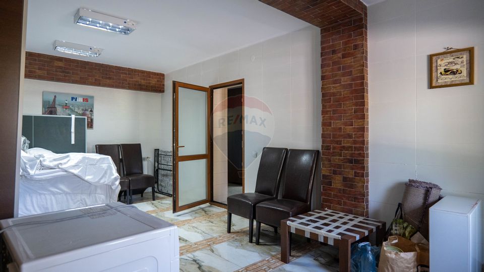 Oferta - vanzare pensiune 10 camere si casa de vacanta, Slanic Prahova