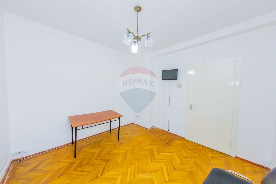 Parter de casă 133 mp de închiriat în centrul orașului, str 9 Mai