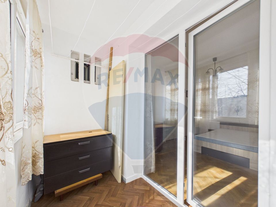 Apartament cu 2 camere de vanzare în zona Pajura