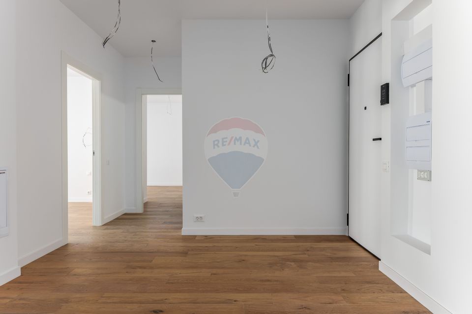 Double Studio (2 rooms) in Expozitiei Blvd., Agronomy, Press Square