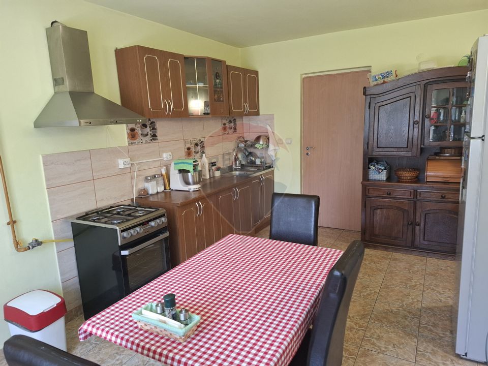 Casă / Vilă cu 5 camere de vânzare în zona Brestei