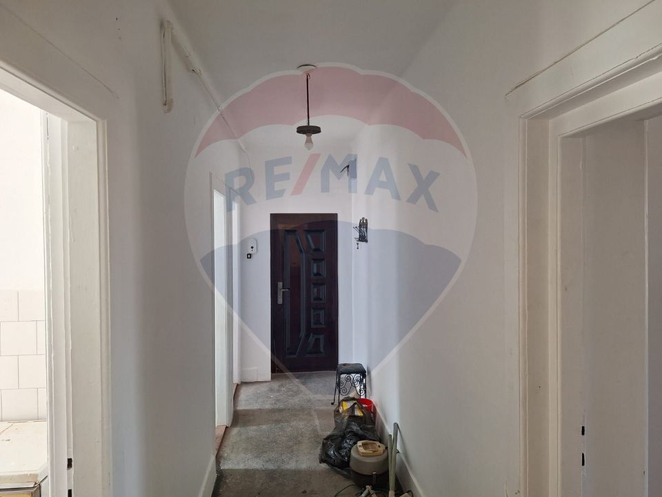 Apartament cu 2 camere în zona Central Simeria, Hunedoara