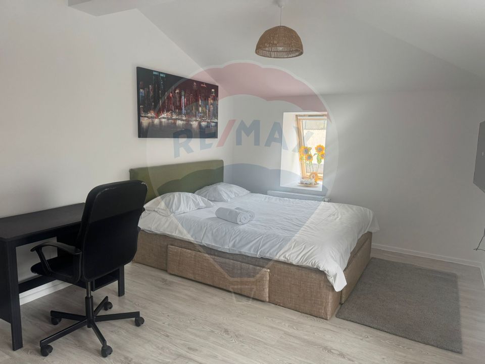 De inchiriat garsoniera la mansarda locatie centrala Unirii