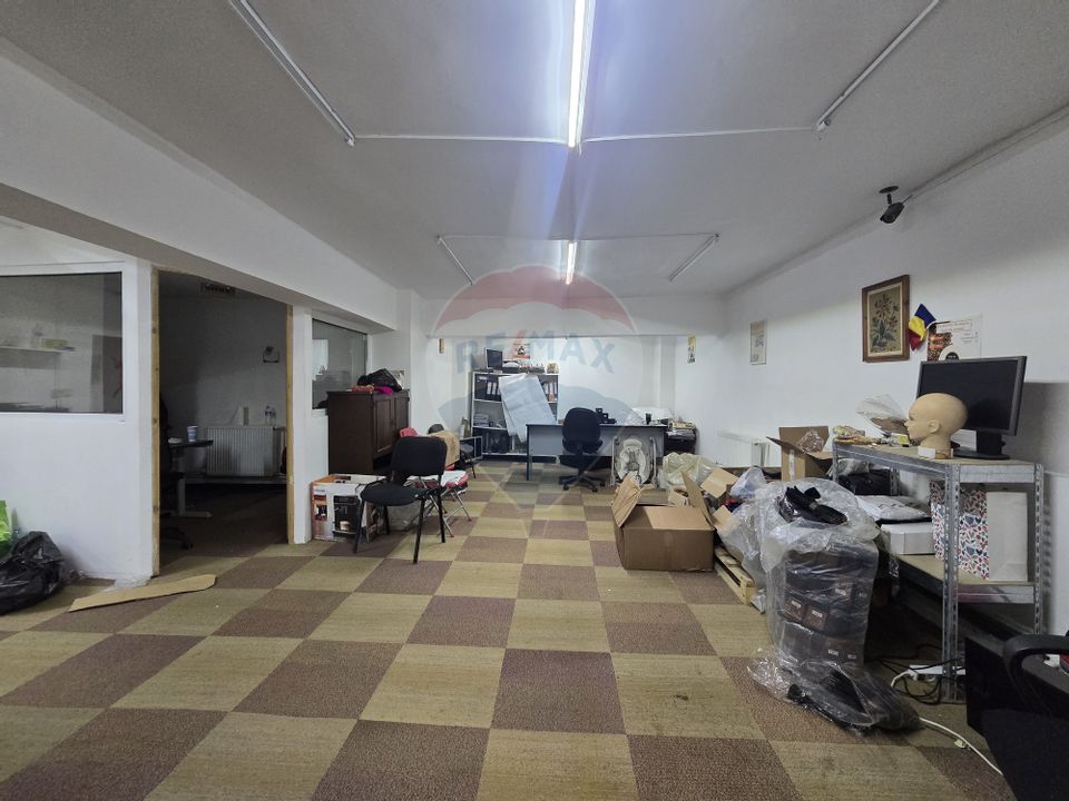 Spațiu comercial de închiriat – demisol, Bacău, str. 9 Mai nr. 78