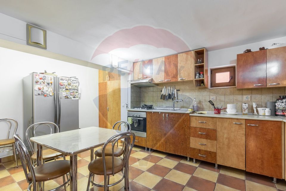 De Vânzare  Pensiunea Laura – 3 Margarete, Sânmartin, Băile Felix