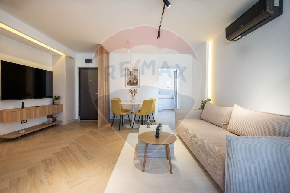 Apartament cu 3 camere de inchiriat in zona Intre Lacuri