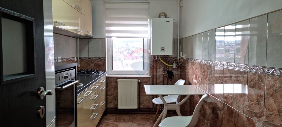 Apartament 3 camere de închirat - Zonă centrală Codlea – Comision 0%