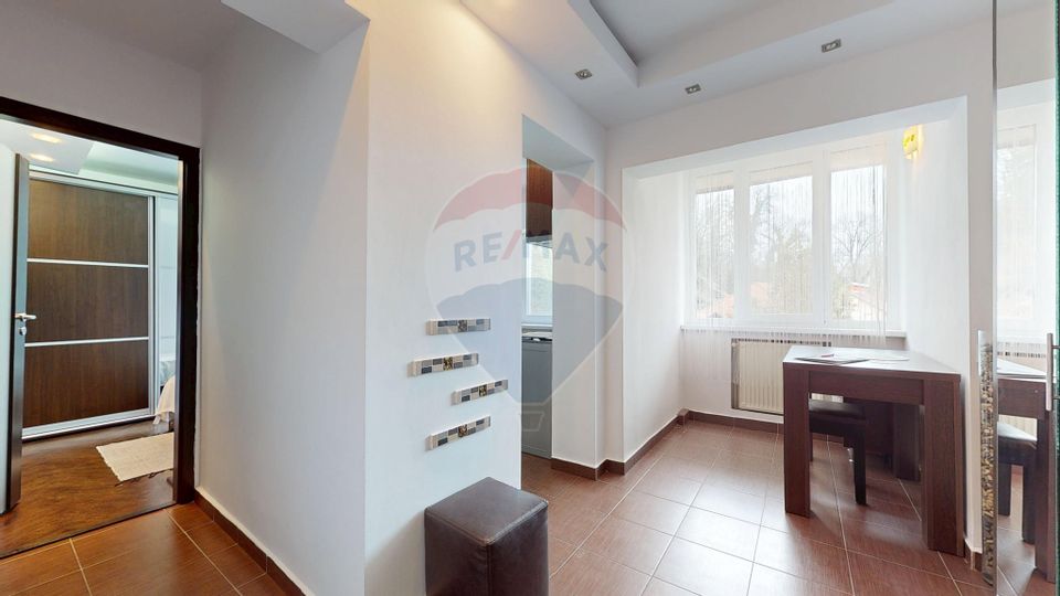 Apartament cu 2 camere de închiriat în zona Central
