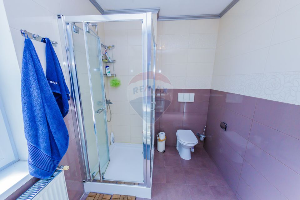 Vilă cu 5 camere de închiriat