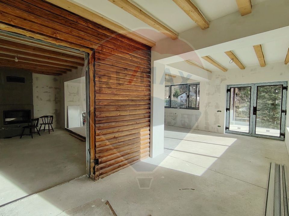 Lux Mediteranean si Intimitate pe 4.000 mp Domeniu Privat Gura Vaii