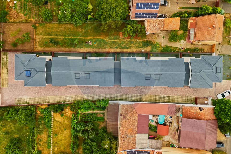 Apartament cu terasă și 2 locuri de parcare • Complex nou-central