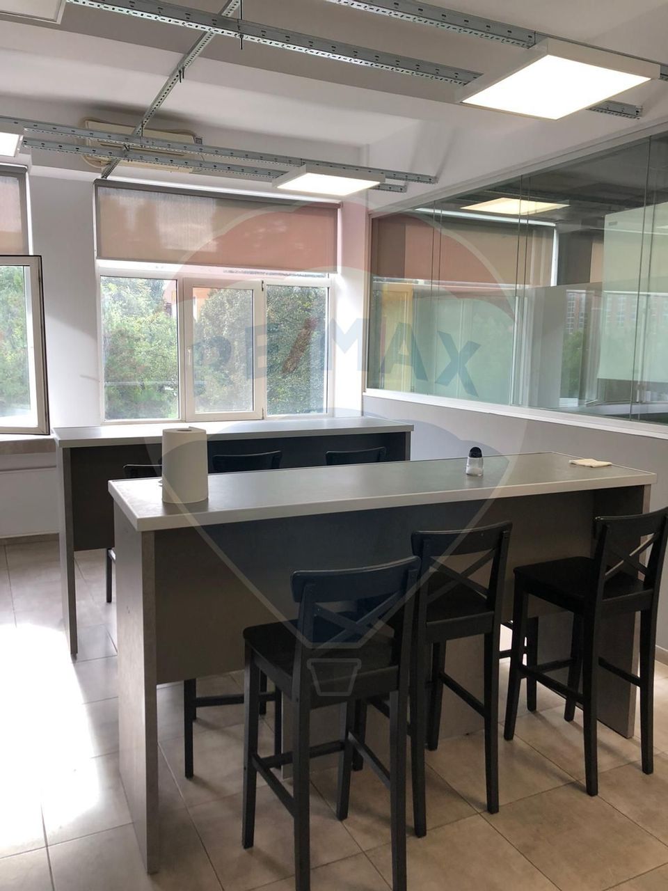 Spațiu de birouri de 4,000mp de vânzare în zona Industriilor