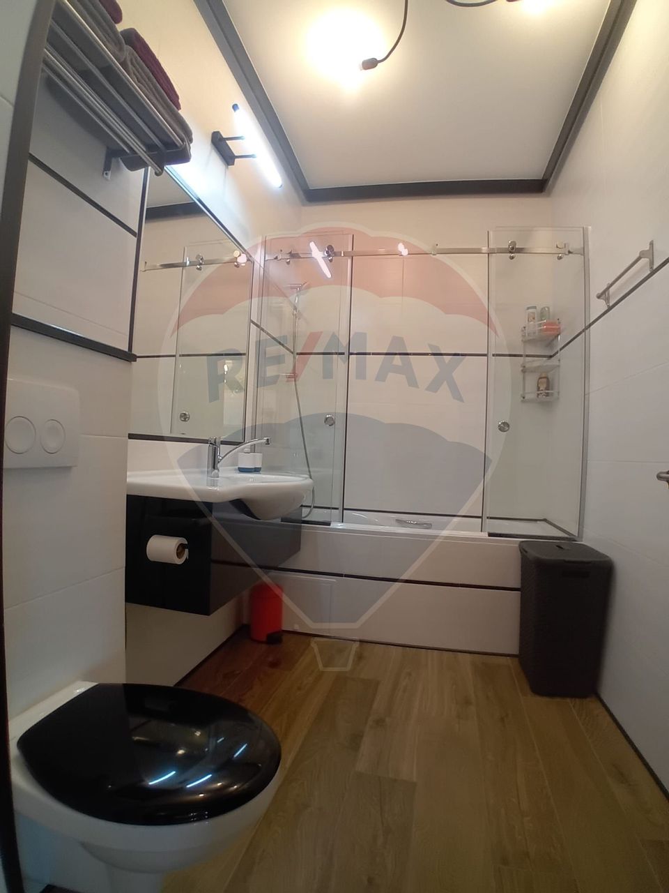 Apartament 3 camere de inchiriat zona Vivo Mall