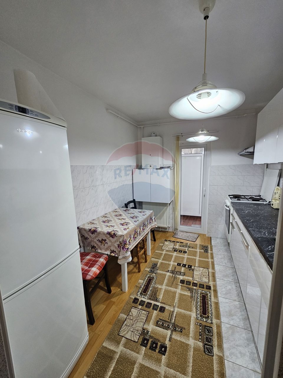 Apartament cu 2 camere semidecomandat de închiriat în zona Manastur