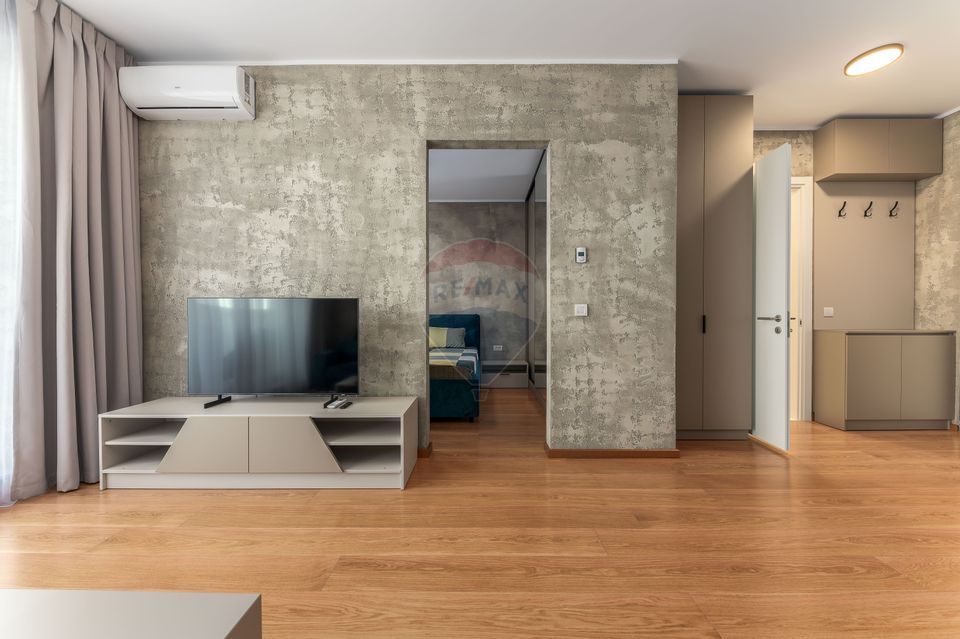 Apartment 2 rooms domains, press market, exhibition
