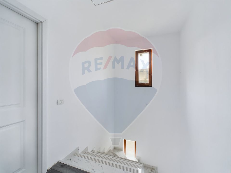 5 room House / Villa for sale