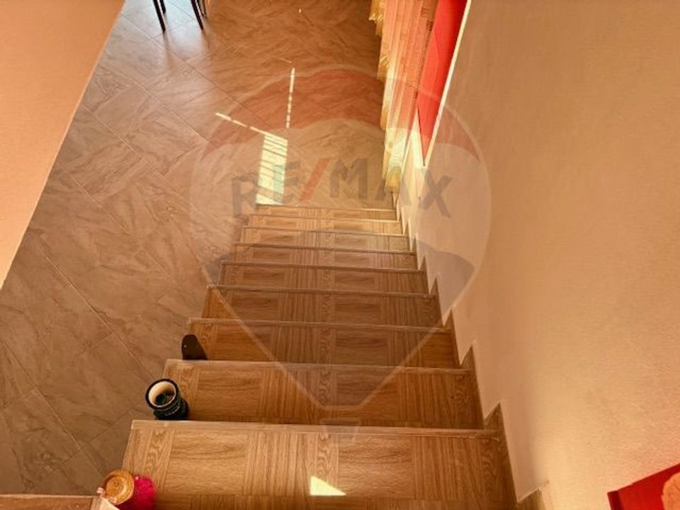 5 room House / Villa for sale