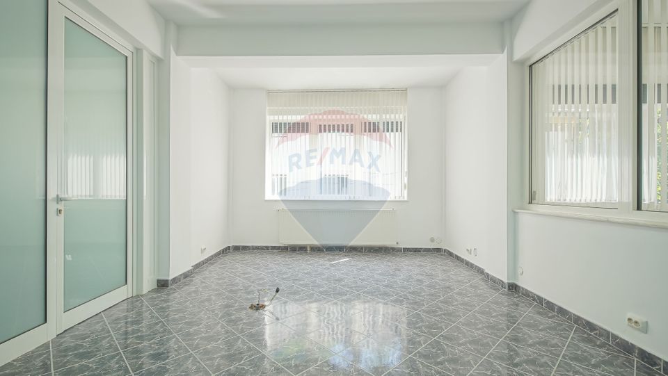 859sq.m Commercial Space for sale, Ultracentral area