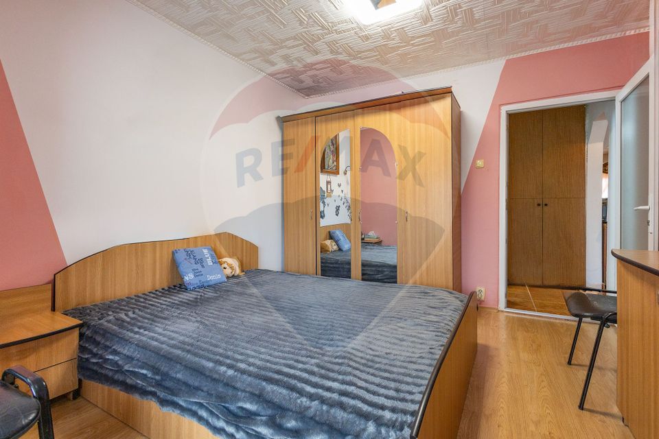 Apartament decomandat, 3 camere,  Lipovei