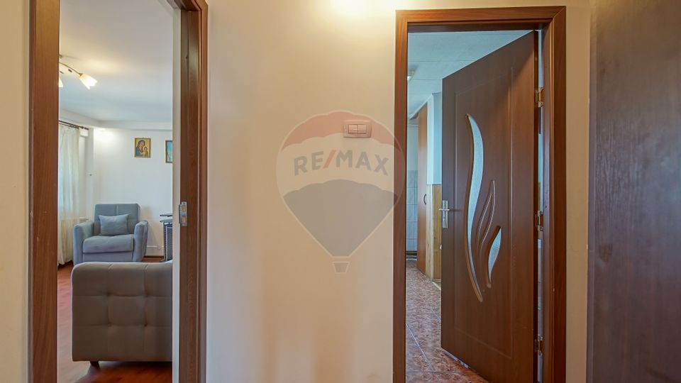 3 room Apartment for sale, Tractorul area