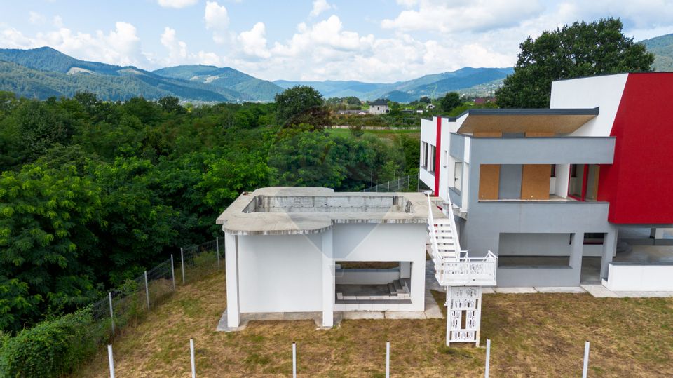 Vilă cu piscină de vanzare  – Bistrița