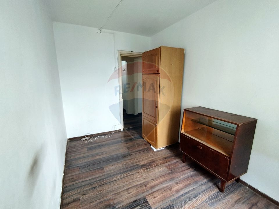 Apartament decomandat cu 3 camere de vânzare, zona Narcisa