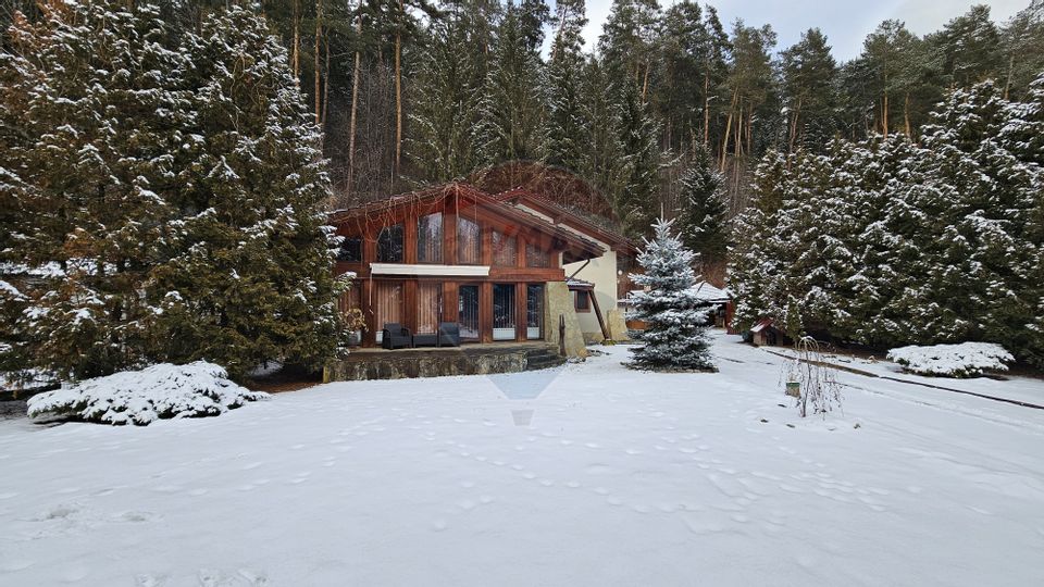 Vilă de lux cu 4 camere de vânzare în Câmpulung Moldovenesc, Suceava