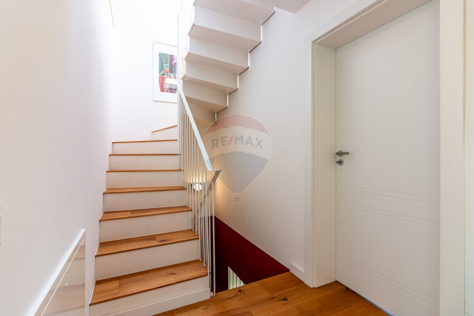 House for sale, Corbeanca area, Lake Hill