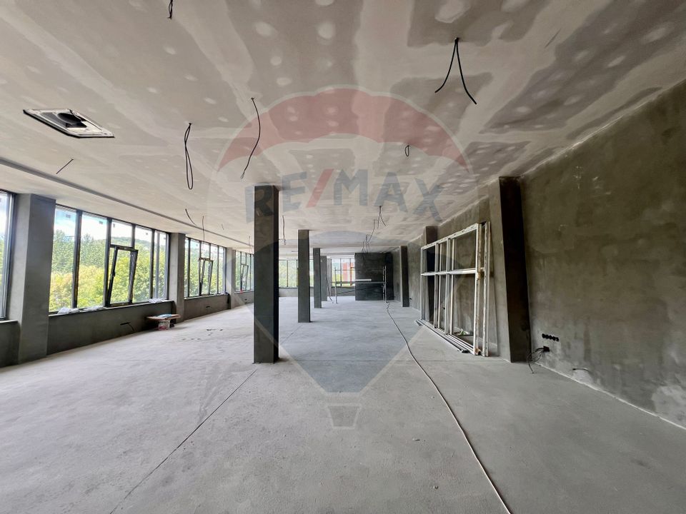 275sq.m Commercial Space for rent, Grigorescu area