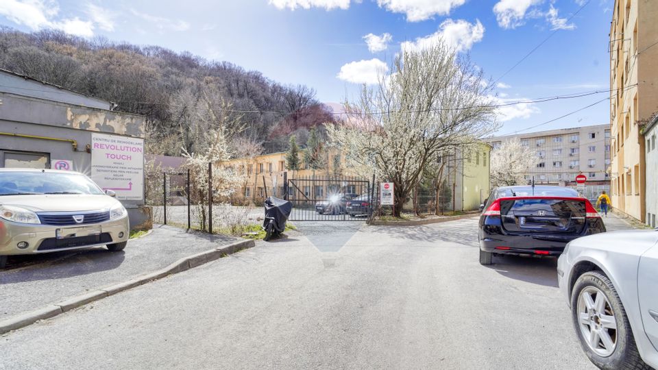 Land and multifunctional building, Civic Center, Brasov