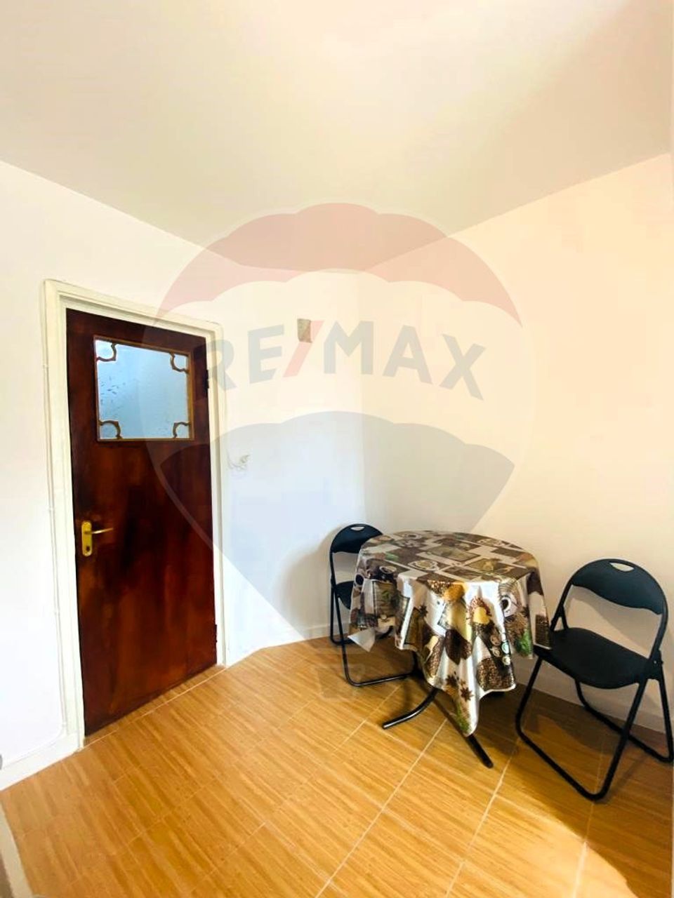 Apartament cu 3 camere la Piata Berceni