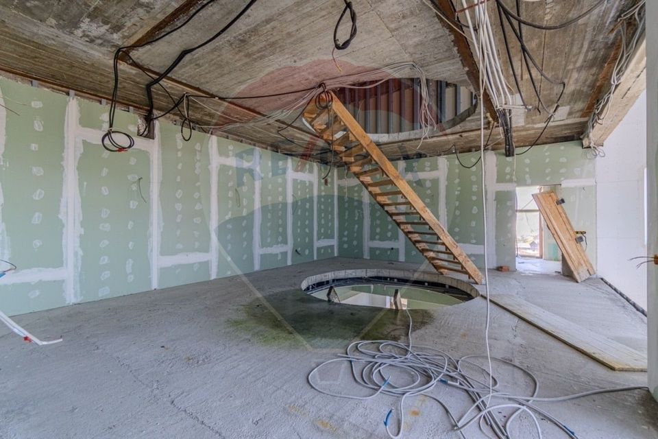 Activ Hotelier SubEvaluat | 18.000 mp construiti | 3 ha teren | BRASOV