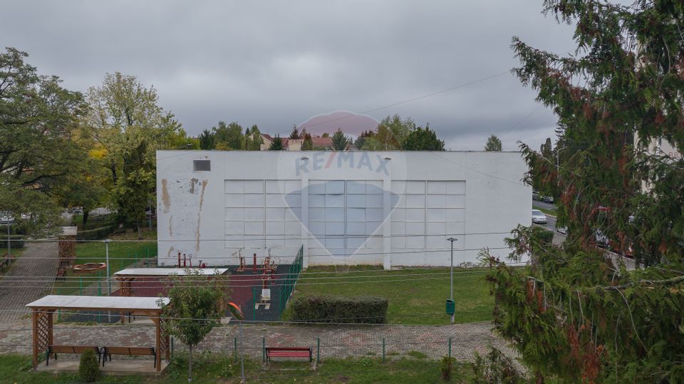 Vânzare clădire comercială in Municipiul Săcele, judetul Brasov