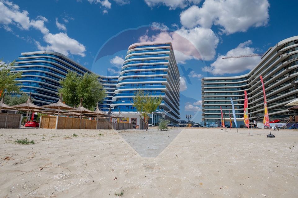 Apartament+loc de parcare in prima linie la mare White Titanic