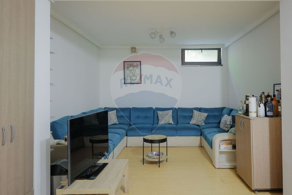 Casă / Vilă cu 5 camere de vânzare în zona Dealuri Oradea