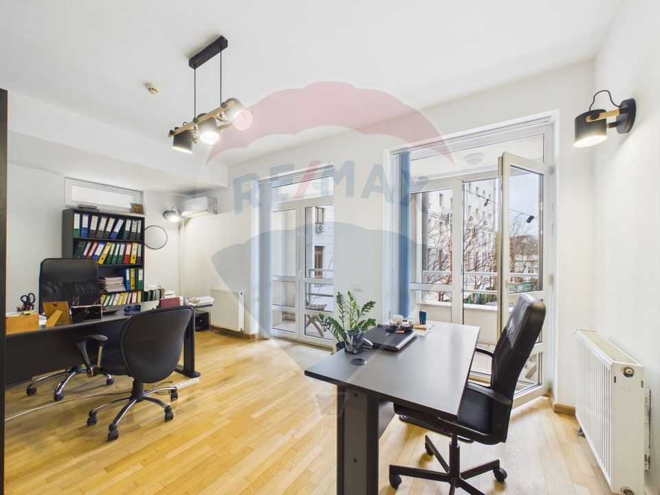 Apartament 4 camere recompartimentat din 3, P-ta Unirii | Parcare