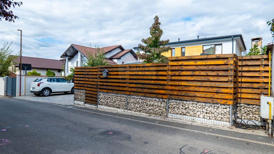 Vanzare - vilă 4 camere de complet mobilata, str. Caisului - Dobroesti