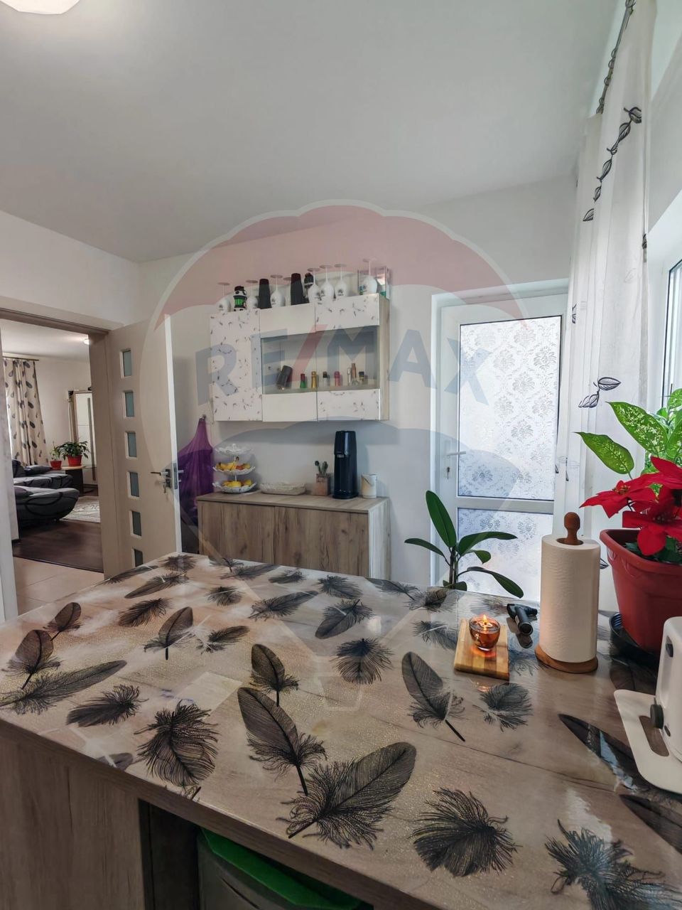 Casă / Vilă cu 4 camere de închiriat