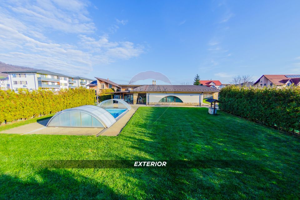 DE VANZARE Casa de Familie cu Piscina si Mult Spatiu Exterior