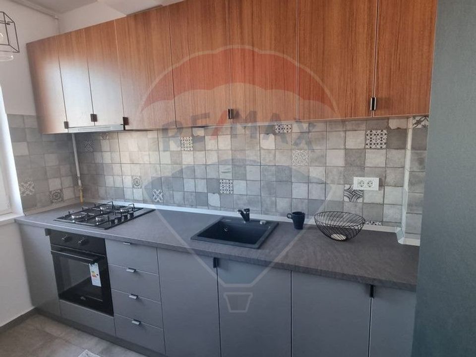 Apartament cu 3 camere de închiriat în zona Km 5