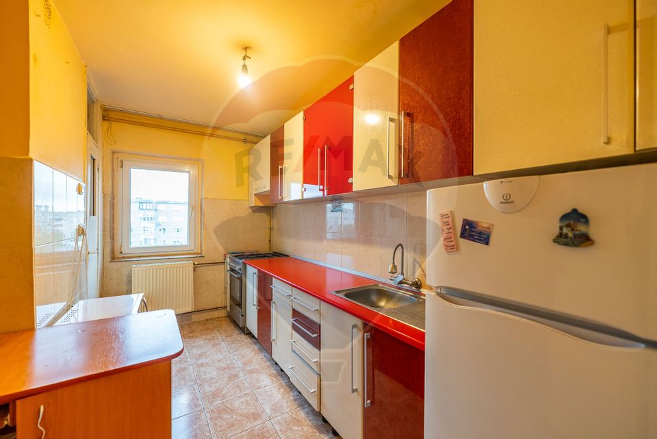 Apartament cu 3 camere de vânzare în zona Alfa