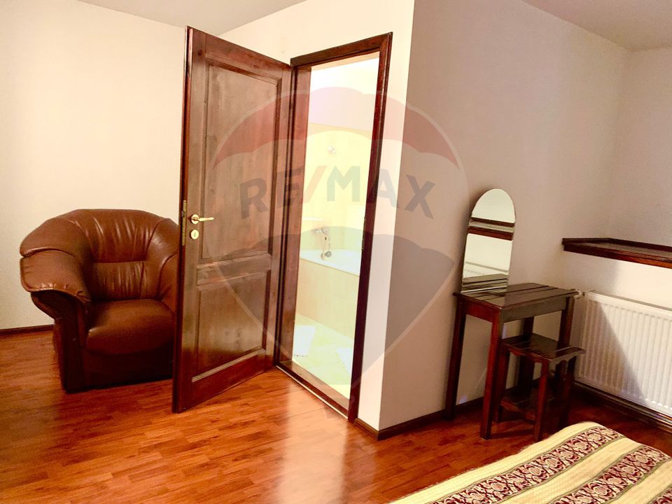 Pensiune cu 13 camere de vânzare in Bulz