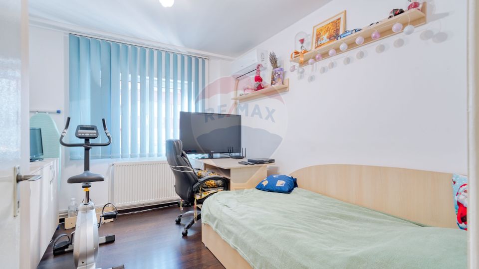 3-room apartment on Rozelor Street, Florilor Quarter!