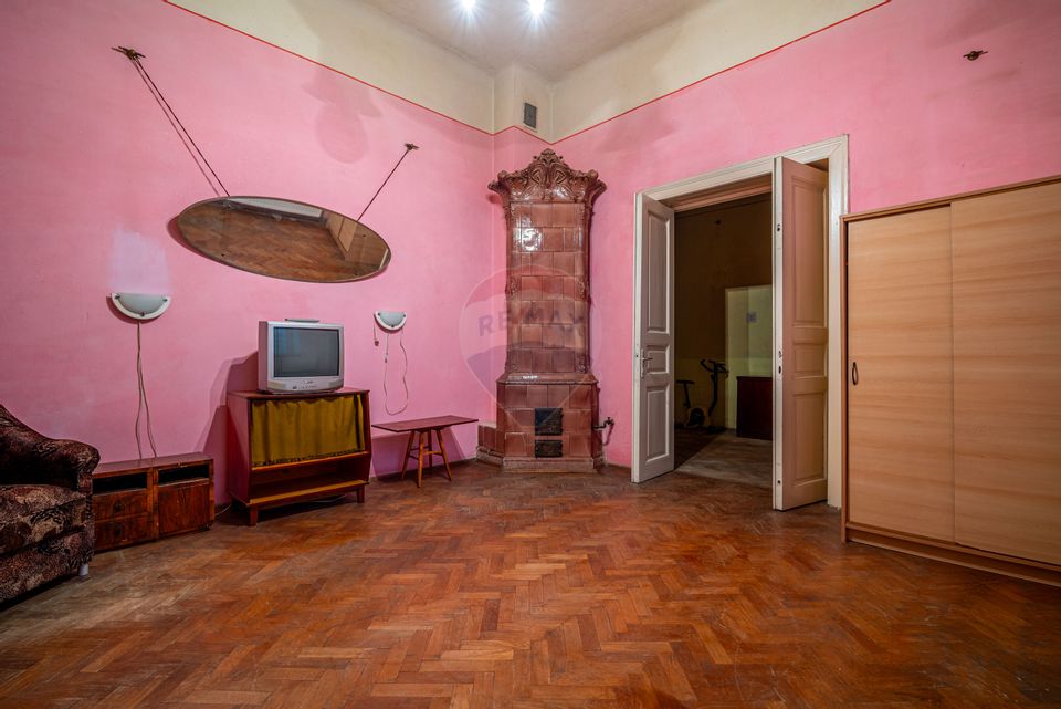 Casa ultracentrală cu 2 camere de vanzare in Ploiesti