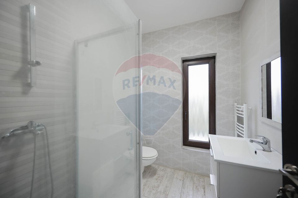 Casă 4 Camere cu Garaj, Construită de Proprietar, Cartier Episcopia