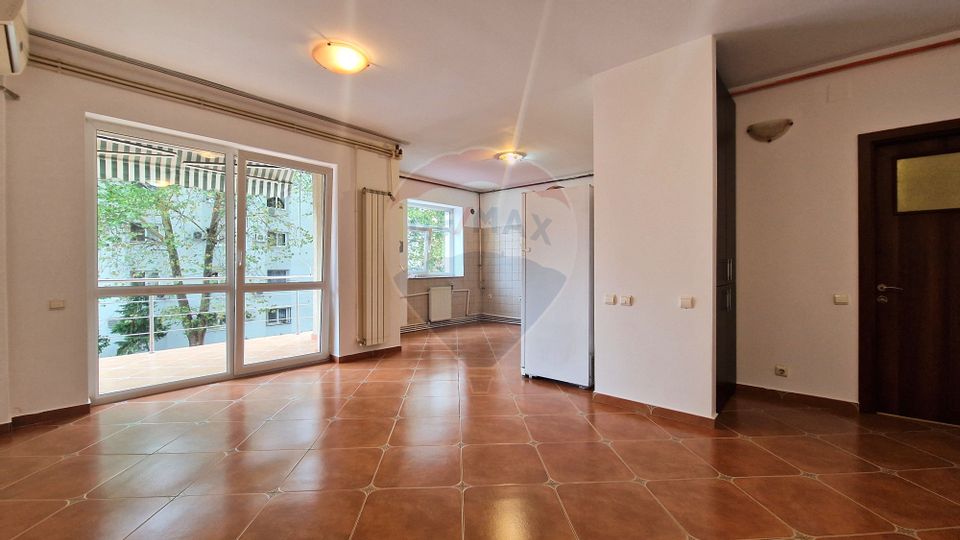 3-room apartment for sale in the Ozana area close to the metro