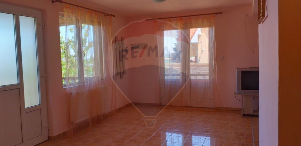 Casă / Vilă cu 5 camere de vânzare